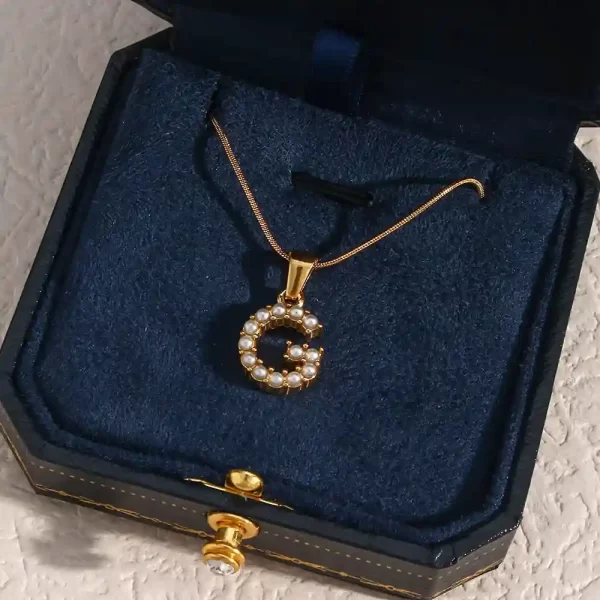 Letter necklace in luxurious case